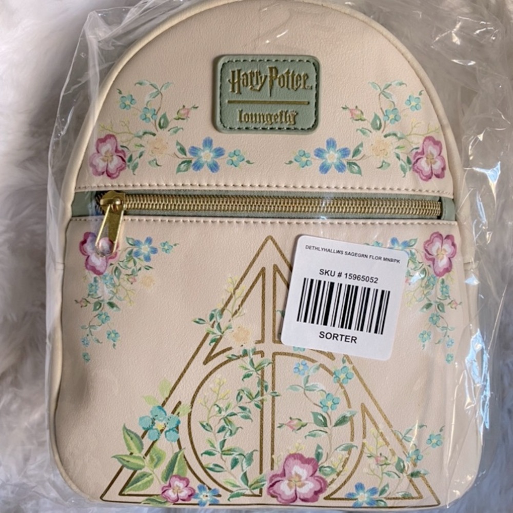 BNWT!✨🌸 Limited Edition Harry Potter Loungefly Deathly Hallows Floral Backpack
